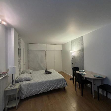 Appartement Des Champs Elysees Париж Екстериор снимка